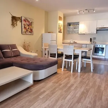 Top Lodge Apartments Апарт-отель 3*