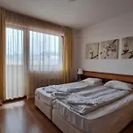 Top Lodge Apartments