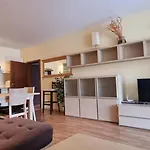מלון דירות Top Lodge Apartments 3*