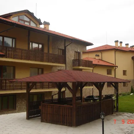 Top Lodge Apartments
